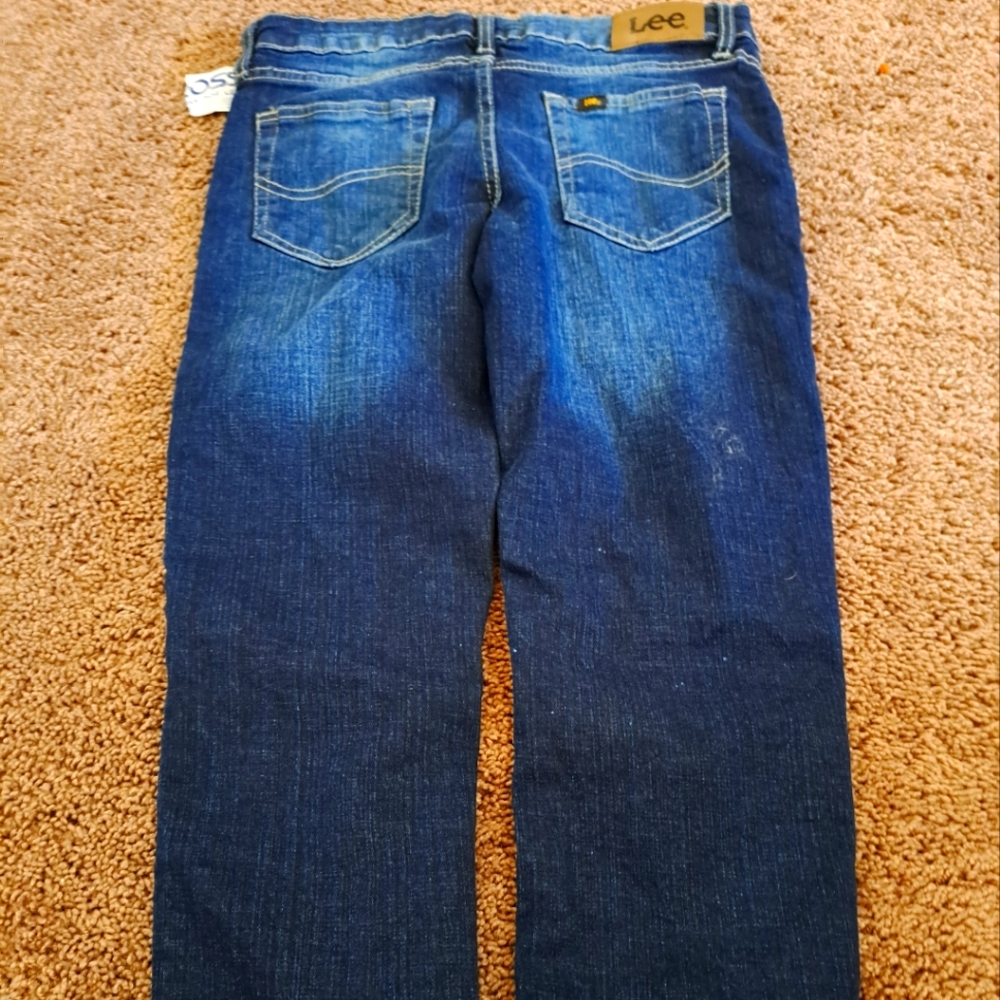 Cute dark blue jeans lose fitting